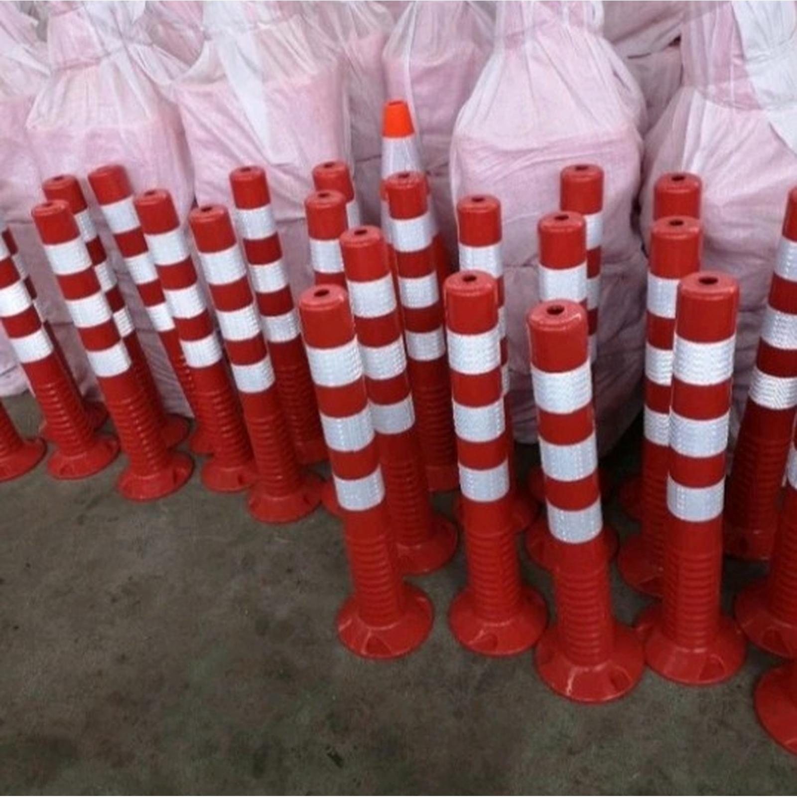 Stick Cone T Top Bollard Rubber Karet 75 cm